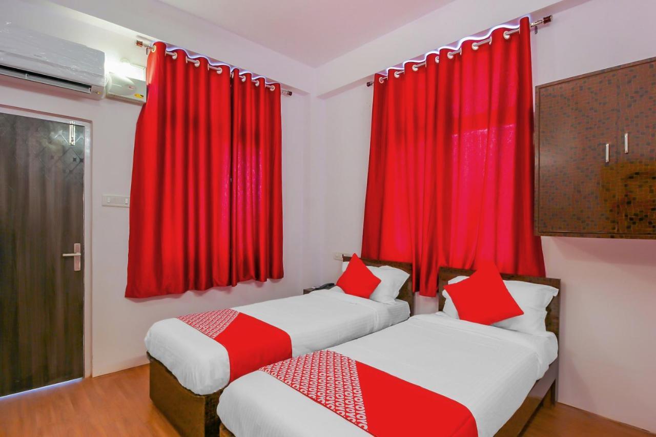 Oyo 17168 Hz Lodge Haidarábád Kültér fotó