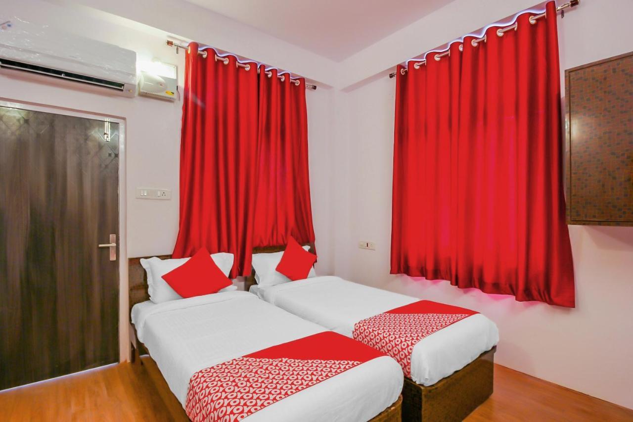 Oyo 17168 Hz Lodge Haidarábád Kültér fotó