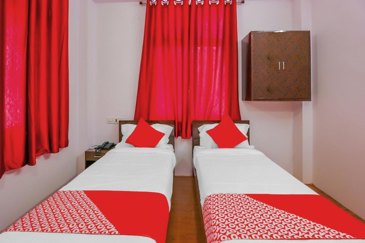 Oyo 17168 Hz Lodge Haidarábád Kültér fotó