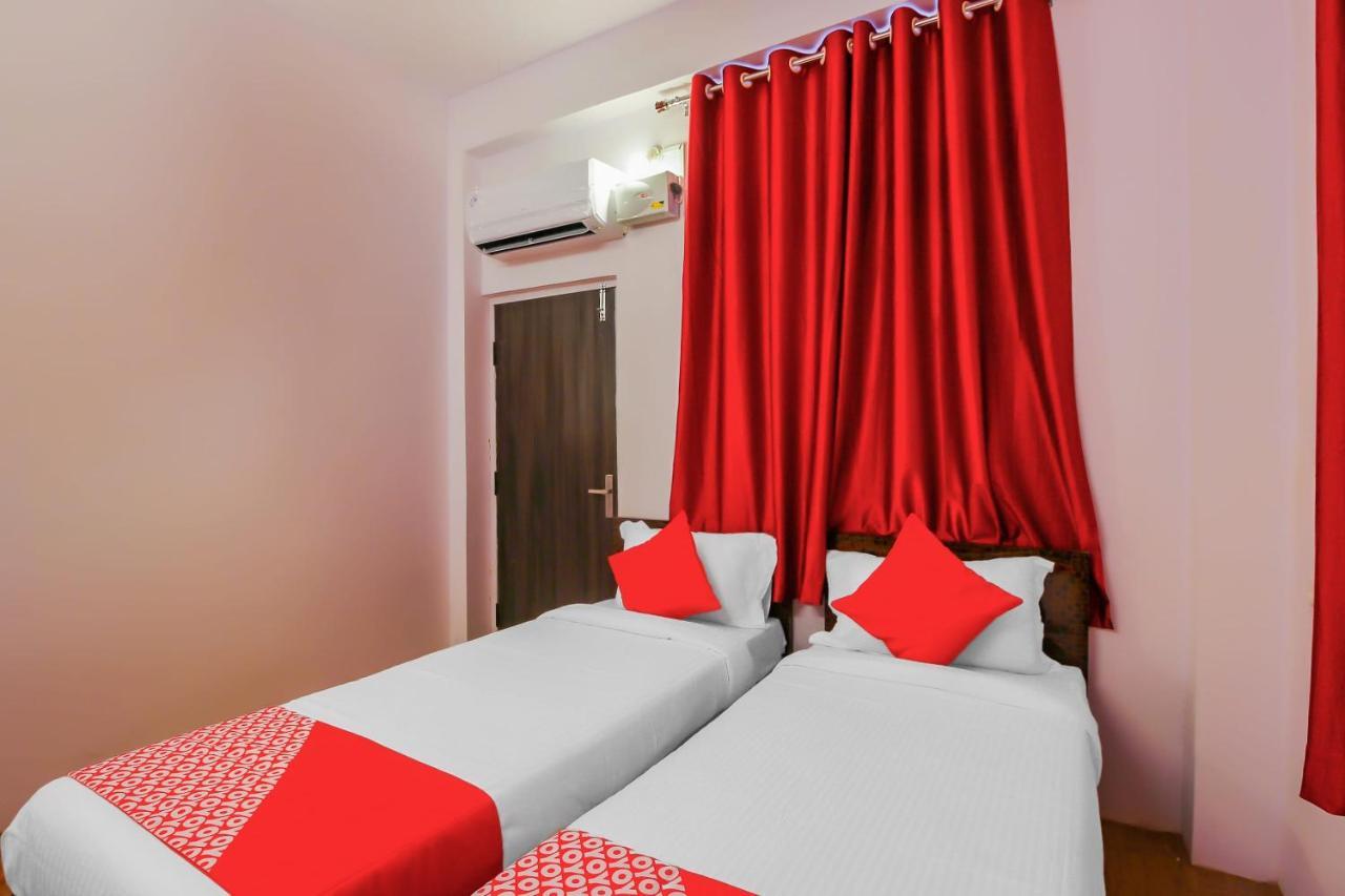Oyo 17168 Hz Lodge Haidarábád Kültér fotó